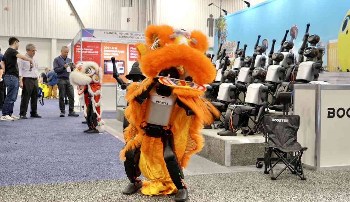 加速进化CES 2026展现金现流回正，Booster K1机器人现货售罄展现商业实效